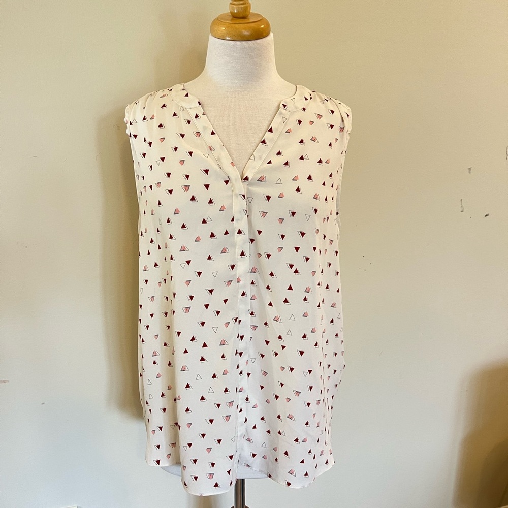 Cream NYDJ Triangle Print Sleeveless Blouse Size: M